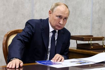 Vladimir Putin, este miércoles durante una visita a Veliky Novgorod.