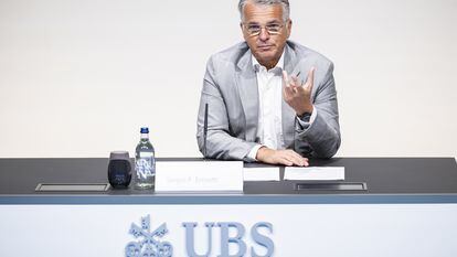 El CEO de UBS, Sergio P. Ermotti, el jueves presentando los resultados trimestrales, en Zúrich (Suiza).