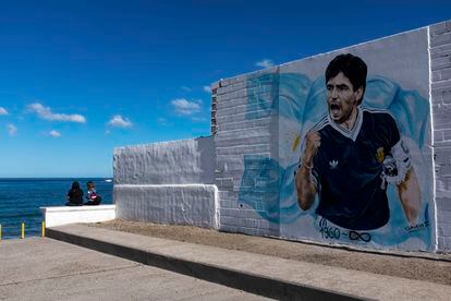 Un mural de Diego Maradona lo recuerda campeón en 1986, en Puerto Madryn, Chubut, en la Patagonia argentina.