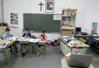 Alumnos de una escuela rural de Garciotum (Toledo).