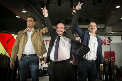 Iceta amb Pedro Sánchez i Jaume Collboni a l'acte d'obertura de campanya.