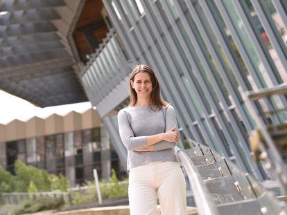 La inmunóloga española Cecilia Domínguez Conde, en el Instituto Wellcome Sanger, en Cambridge (Reino Unido).