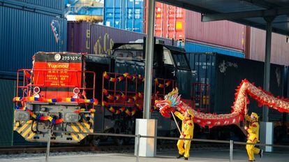 Fiesta de celebración de la llegada del tren Yuxinou entre Chonquing (China) y Duisburgo, el pasado 29 de marzo.