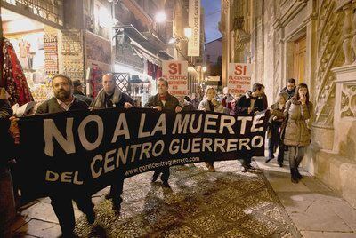 Una de las manifestaciones celebradas contra el cierre del centro José Guerrero.