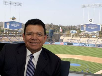 Valenzuela, en el estadio de los Dodgers durante la entrevista.