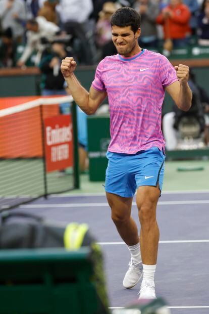 Alcaraz celebra la victoria contra Zverev.