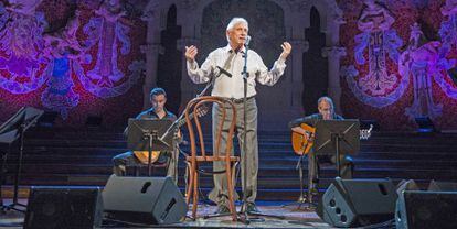 Raimon, en el concierto del Palau de la M&uacute;sica en Barcelona el jueves pasado. 