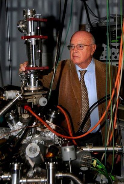 El químico estadounidense Gabor Somorjai, en su laboratorio en Berkeley (California).