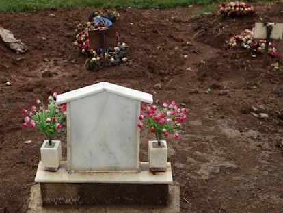 Tumba en un cementerio de Adís Abeba (Etiopía).