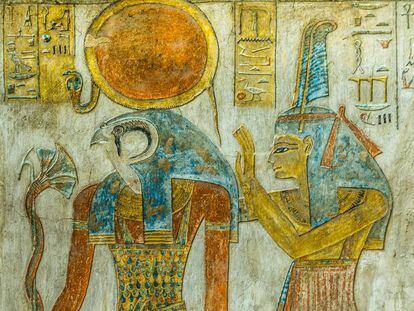 Pinturas del dios Ra y la diosa Maat, en una tumba del Valle de los Reyes (Egipto).