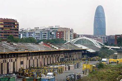 La zona de Sagrera, actualmente, vista desde el puente del Trabajo. En medio,  el de Calatrava.