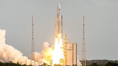 Momento del lanzamiento del Ariane con la sonda 'Juice' en Kourou, Guayana Francesa.