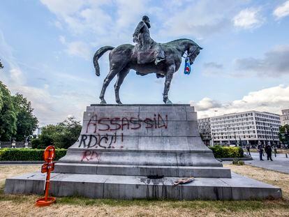 Estatua ecuestre del rey Leopoldo II vandalizada en Bruselas en junio de 2020.