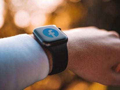 Facebook prepara su propio Apple Watch.