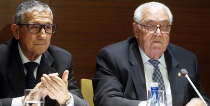 El presidente de la patronal azulejera Ascer, Isidro Zarzoso, junto al vicepresidente, Juan Francisco Ramos, durante la presentaci&oacute;n de los resultados. 