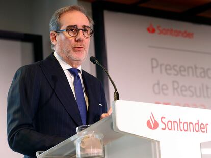 El consejero delegado del Banco Santander, Héctor Grisi presenta los resultados del tercer trimestre de 2023 de la entidad bancaria, este miércoles en Boadilla del Monte. EFE/ J.P.Gandul