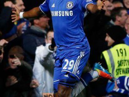 Eto'o celebra un gol con el Chelsea el año pasado.