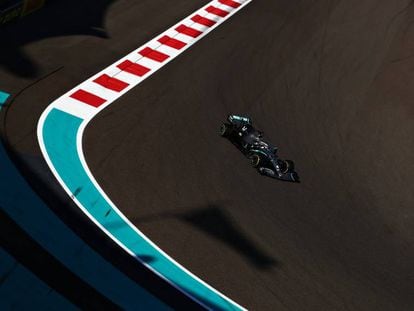 Lewis Hamilton, durante los entrenamientos del Gran Premio de Abu Dhabi de F1 2019.