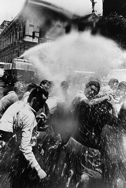 Manifestación en Santiago de Chile contra la dictadura de Pinochet, en noviembre de 1983.