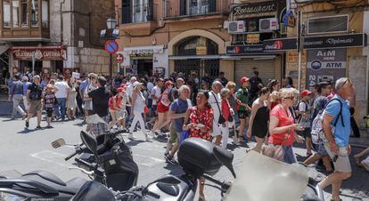Turistas en el centro de Palma de Mallorca