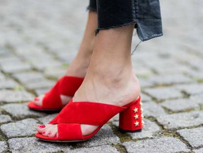 Las diferentes tendencias en sandalias femeninas tienen un rasgo en común: su comodidad.