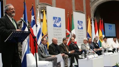 Encuentro de pol&iacute;ticos latinoamericano en M&eacute;xico en el que se apoyo la Declaraci&oacute;n de Aiete.