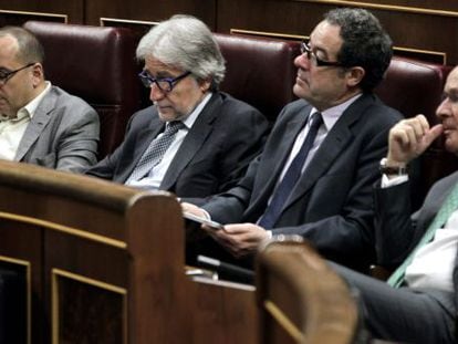 Los diputados del Grupo Parlamentario Catal&aacute;n, Carles Campuzano, Josep S&aacute;nchez i Llibre Pere Macias y Duran i Lleida (d)