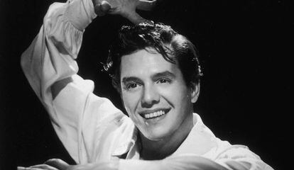 Desi Arnaz durante una de sus actuaciones