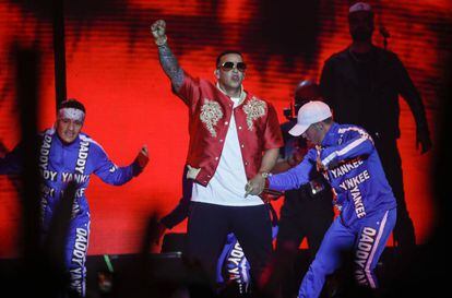 Puerto Rican reggaeton singer Daddy Yankee in a concert at WiZink in 2019.