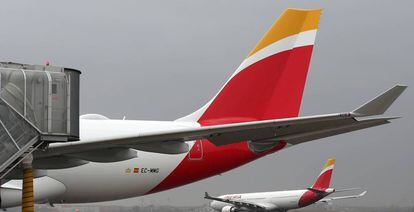 Dos aviones de Iberia en tierra