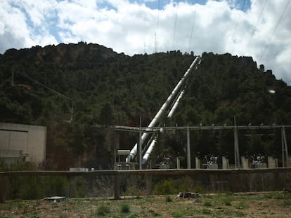 Central hidroeléctrica de Bolarque (Guadalajara), el inicio del acueducto de trasvase del Tajo.