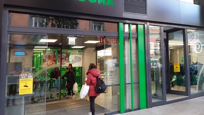 Entrada a un supermercado de Mercadona en Madrid.