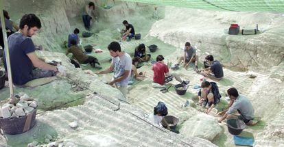 Excavación del Cerro de los Batallones en Torrejón de Velasco .