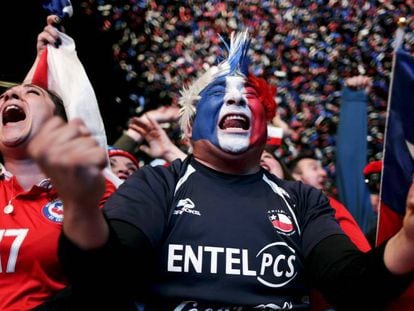 Aficionados chilenos celebran la obtención de la Copa en la anterior edición del torneo.