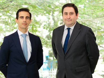 Carlos Cabeza de Vaca, nueva incorporaci&oacute;n de DJV Abogados, y Pedro Navarrete, socio director del despacho.