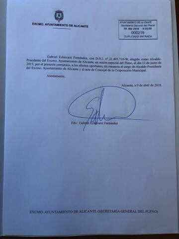 El documento con el que Echávarri ha formalizado su dimisión.