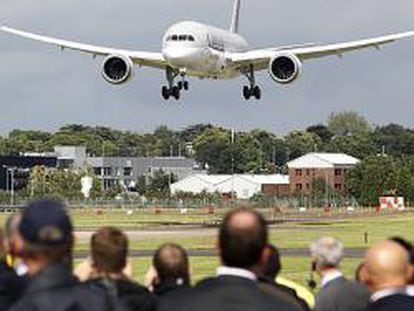 Boeing cierra Farnborough con contratos por el doble de valor que su rival Airbus
