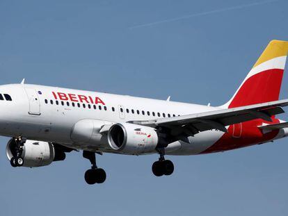 Imagen de un avión de Iberia. 