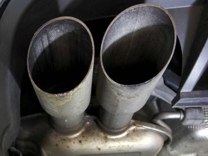 Un tubo de escape de un Volkswagen Passat diesel.