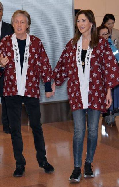 Paul McCartney y Nancy Shevell en Tokio el 29 de octubre.