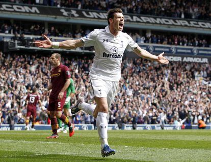 Bale celebra un gol con el Tottenham.