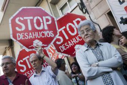 Protesta de la Plataforma de Afectados por la Hipoteca contra los desahucios por impago. EFE