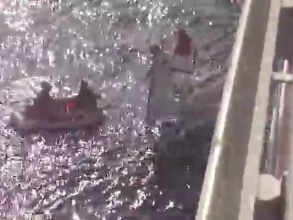 El vídeo del rescate de la balsa, grabado desde un crucero.