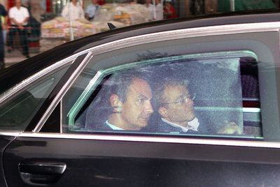 El presidente de Atento, Javier de Paz, junto al presidente del Gobierno, José Luis Rodríguez Zapatero, el pasado domingo.