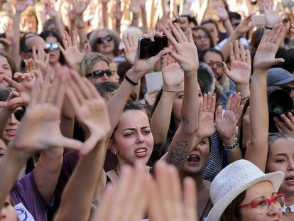 DVD 902 (22/06/2018) Manifestaci—n contra la liberaci—n de los miembros de la Manada frente al ministerio de justicia en Madrid.