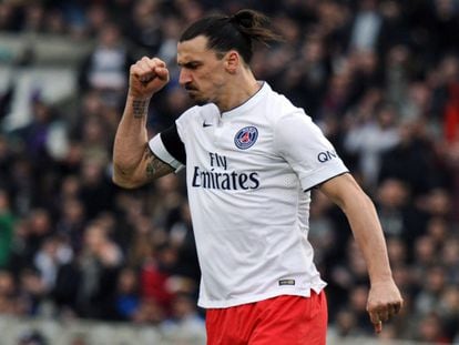 Ibrahimovic celebra un gol contra el Girondins.