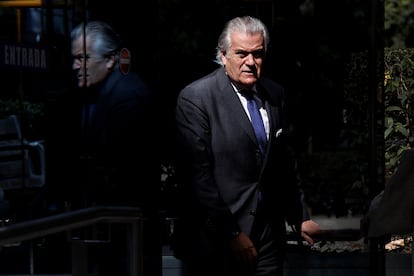 Luis Bárcenas, extesorero del PP, sale de la Audiencia Nacional el pasado julio.