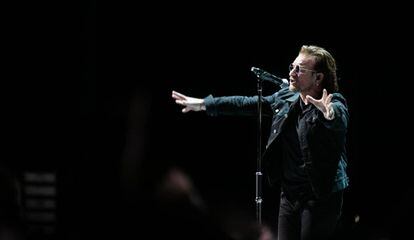 Bono, el vocalista de U2, durante un concierto en Dublin (Irlanda), el pasado 5 de noviembre. 