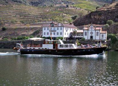 Uno de los barcos 'vintage' de la empresa Pipadouro, que organiza recorridos turísticos por el curso portugués del río Duero.