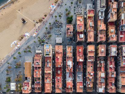 El barrio de la Barceloneta a vista de dron.